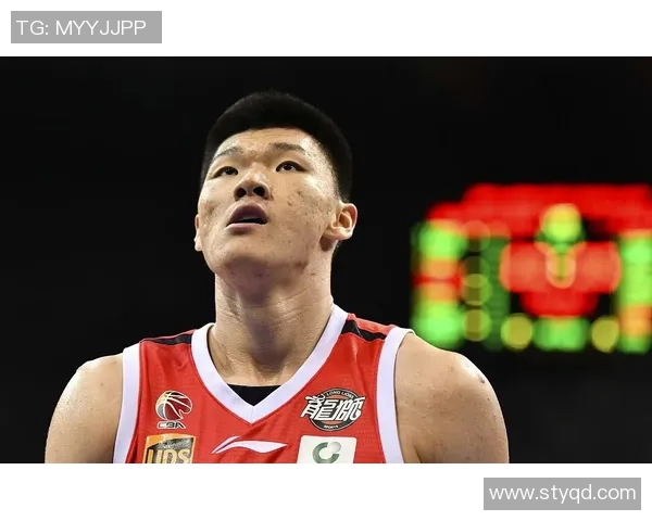 范子铭：从篮球新星到职业生涯的璀璨之路探索与成长的故事